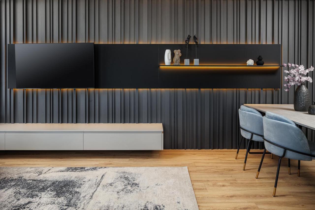 Mandala Designer Apartments With Free Private Parking, Near Mall Coresi ブラショフ エクステリア 写真