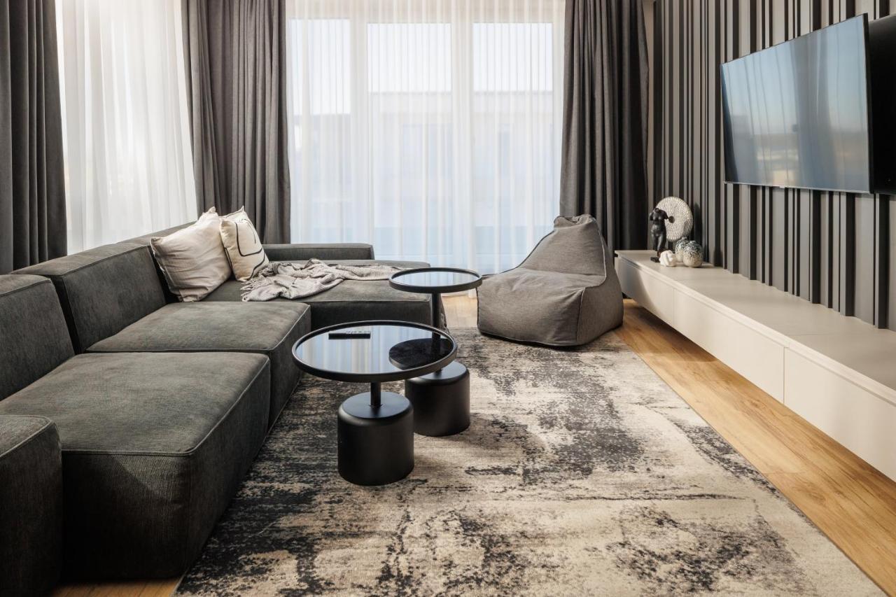 Mandala Designer Apartments With Free Private Parking, Near Mall Coresi ブラショフ エクステリア 写真