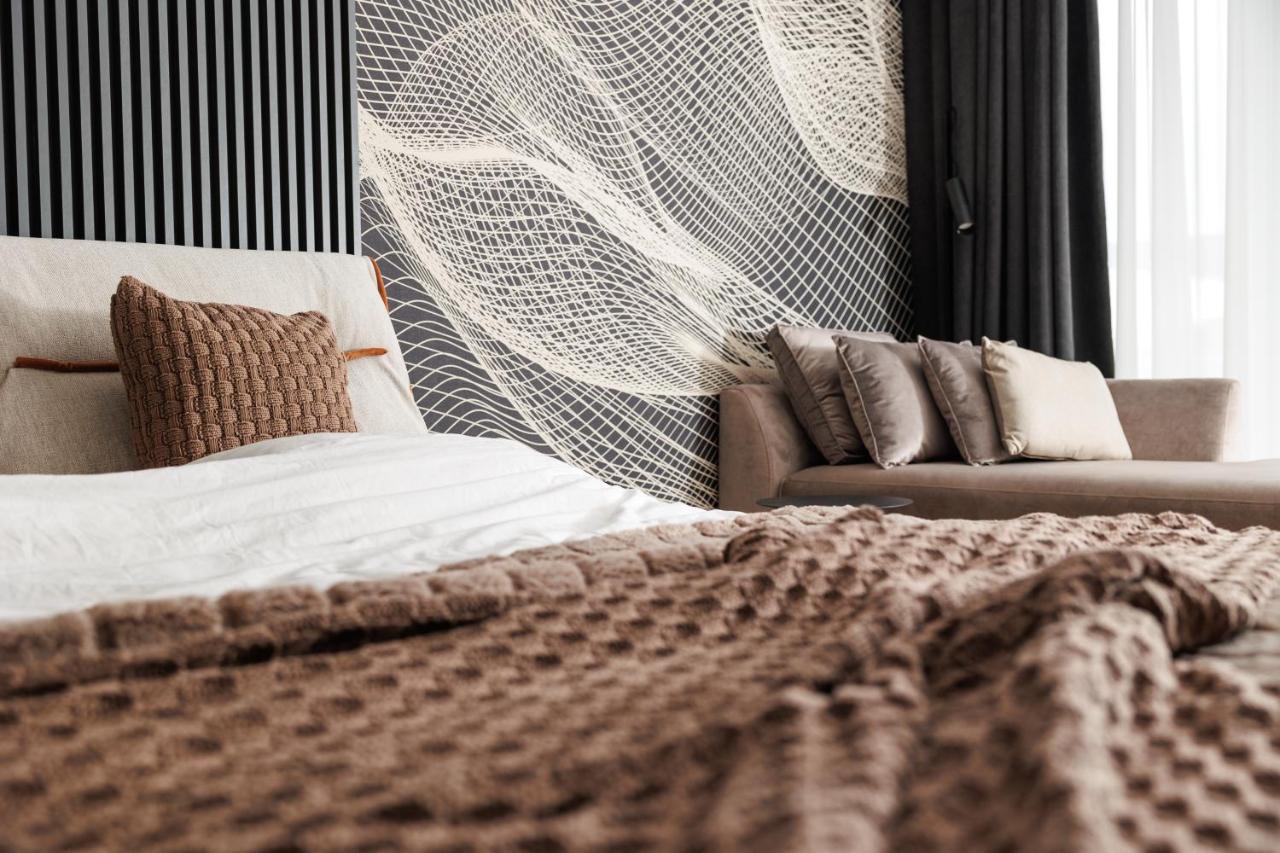 Mandala Designer Apartments With Free Private Parking, Near Mall Coresi ブラショフ エクステリア 写真