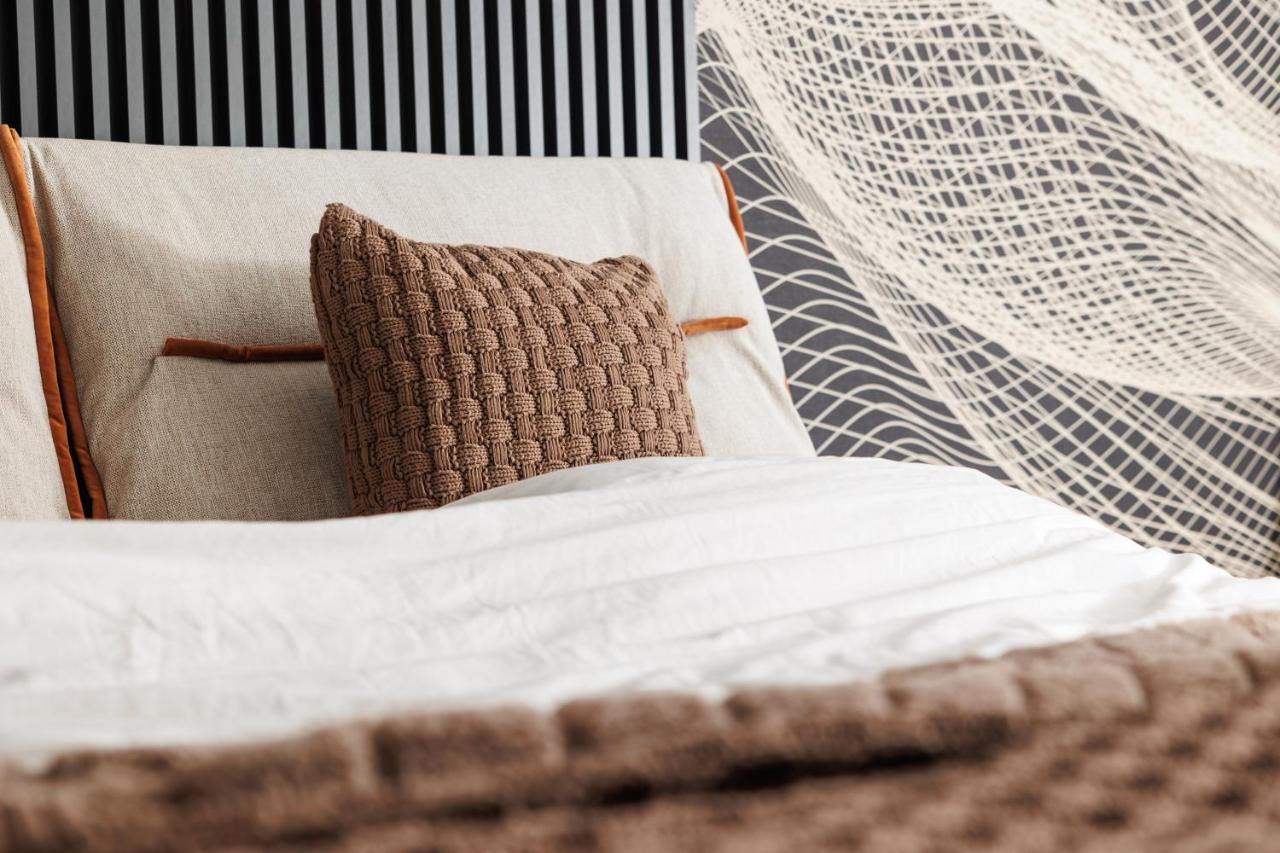 Mandala Designer Apartments With Free Private Parking, Near Mall Coresi ブラショフ エクステリア 写真