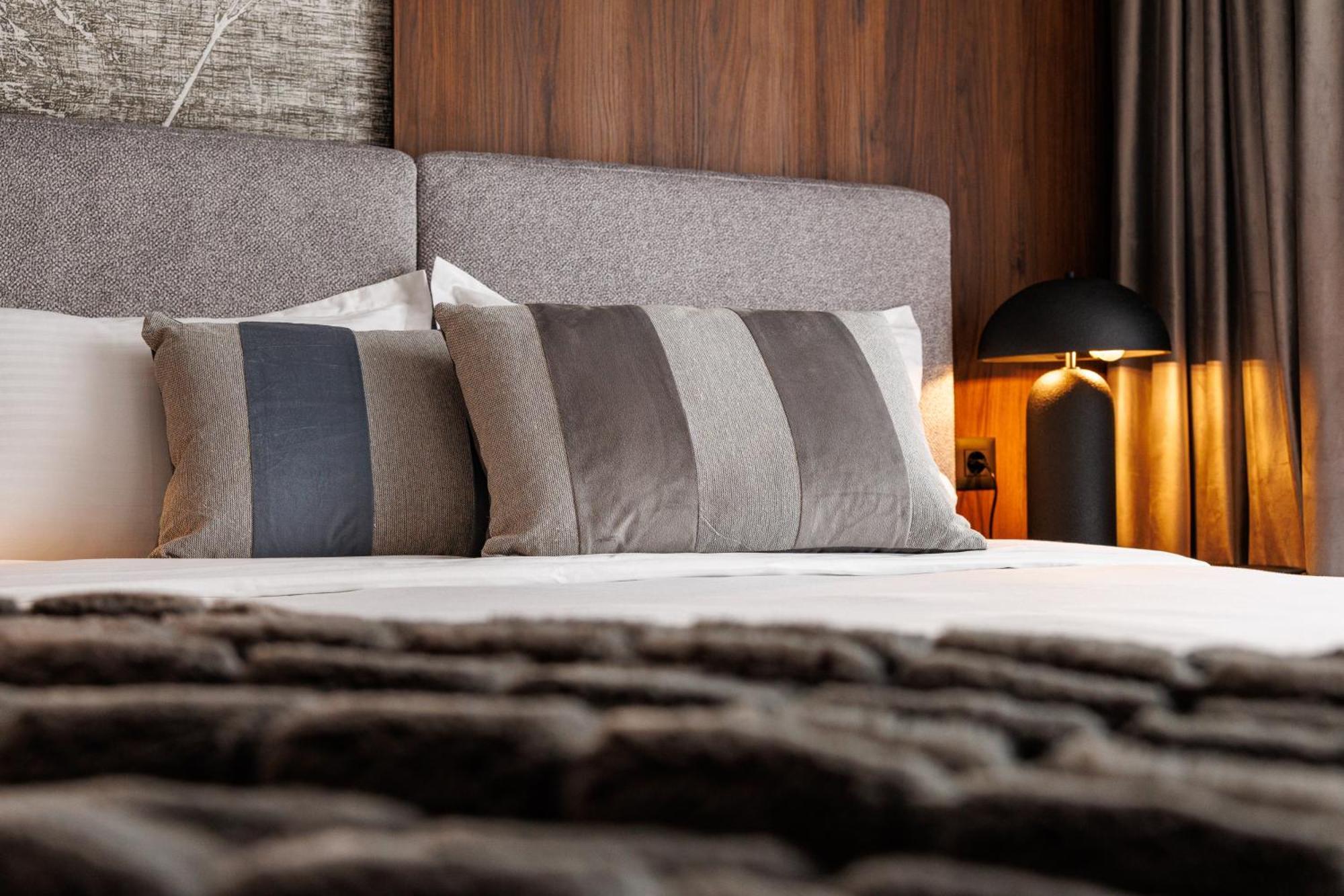 Mandala Designer Apartments With Free Private Parking, Near Mall Coresi ブラショフ エクステリア 写真