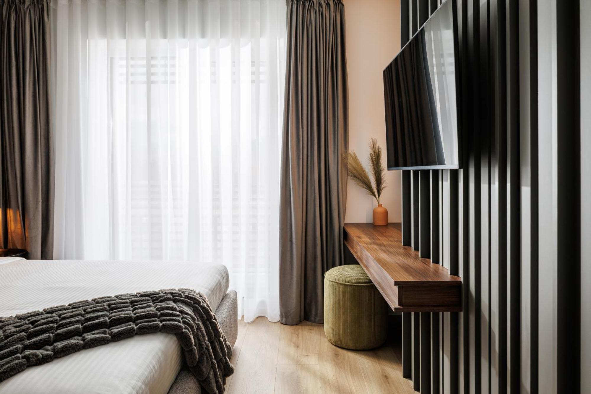 Mandala Designer Apartments With Free Private Parking, Near Mall Coresi ブラショフ エクステリア 写真